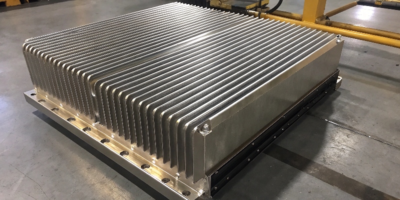 Ein Elektronikgehäuse aus A380-Aluminium mit Kühlrippen