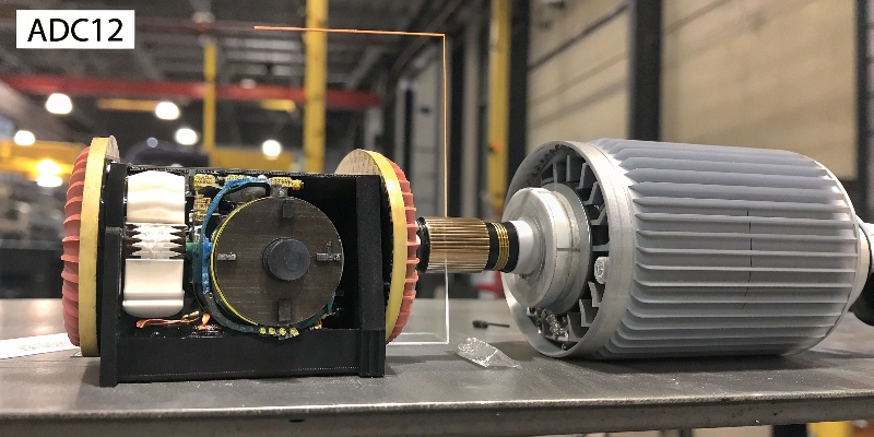 Eine Explosionszeichnung eines Motors, die verschiedene aus ADC12 gefertigte Teile hervorhebt