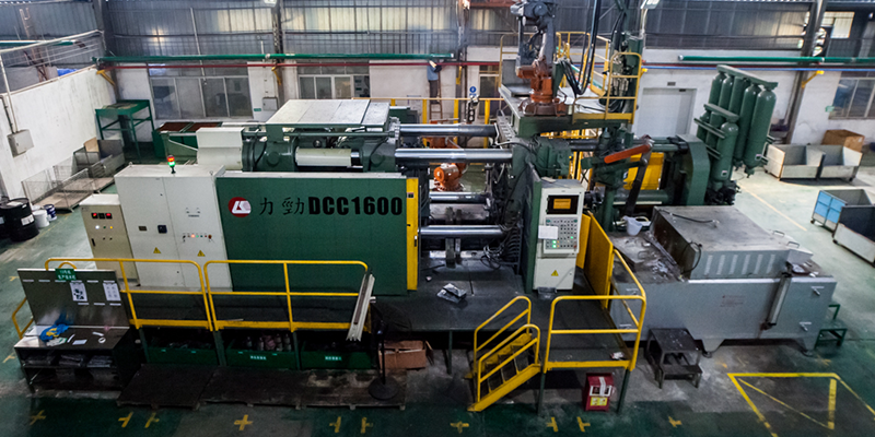 A control panel for an HPDC machine, showing various process parameters like melt temperature, injection speed profile, and die close pressure, highlighting settings optimized for surface quality.
